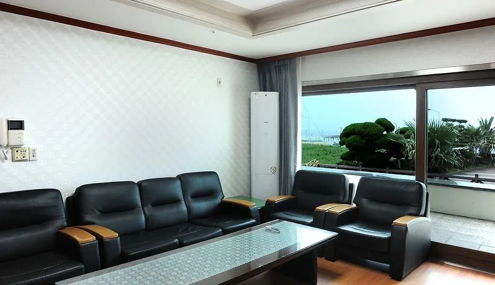 Nobel Resort Pension Jeju 2*,